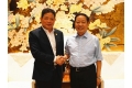 吕建中主席与殷美根书记